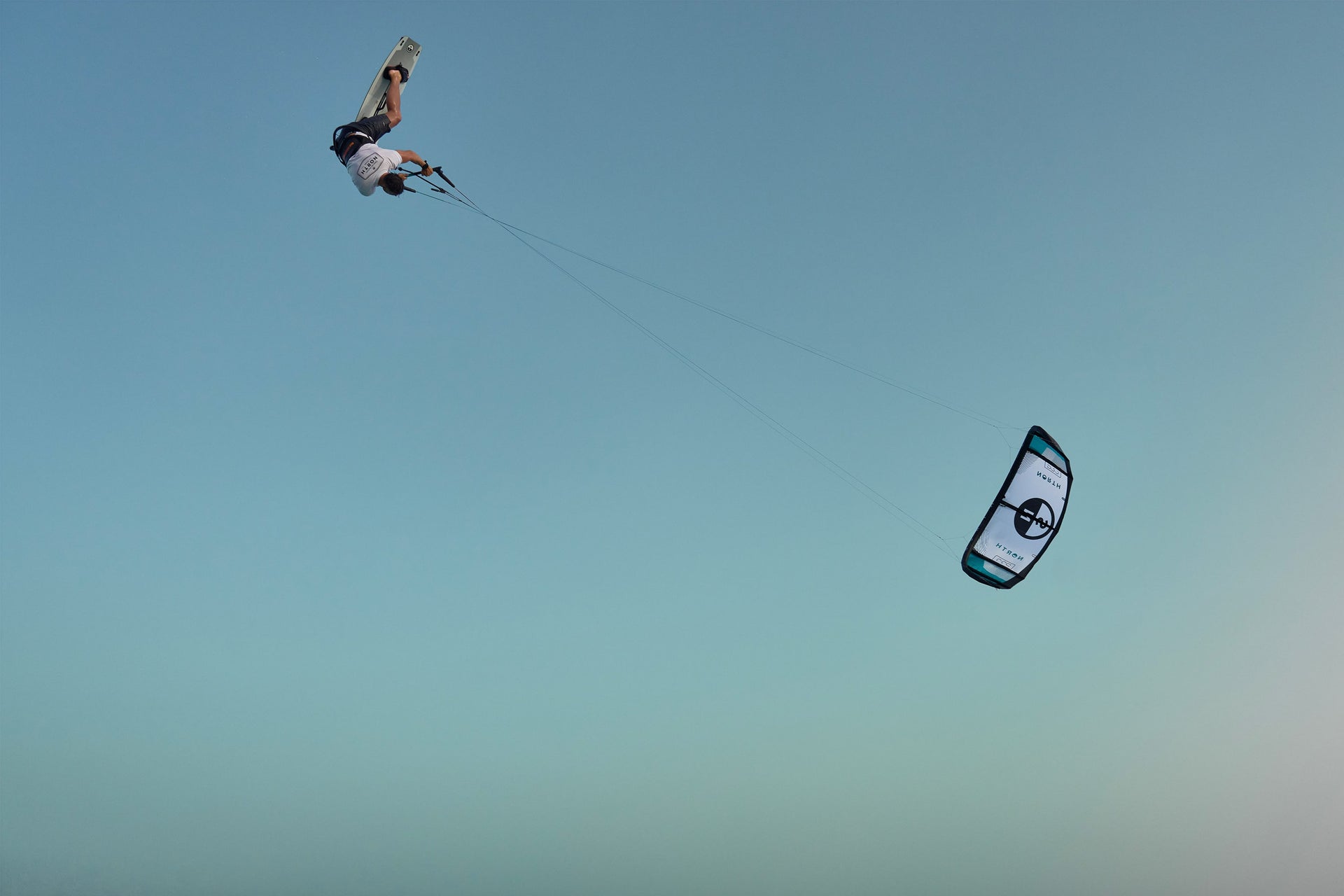 North Orbit Pro Kite Marketing Image 1