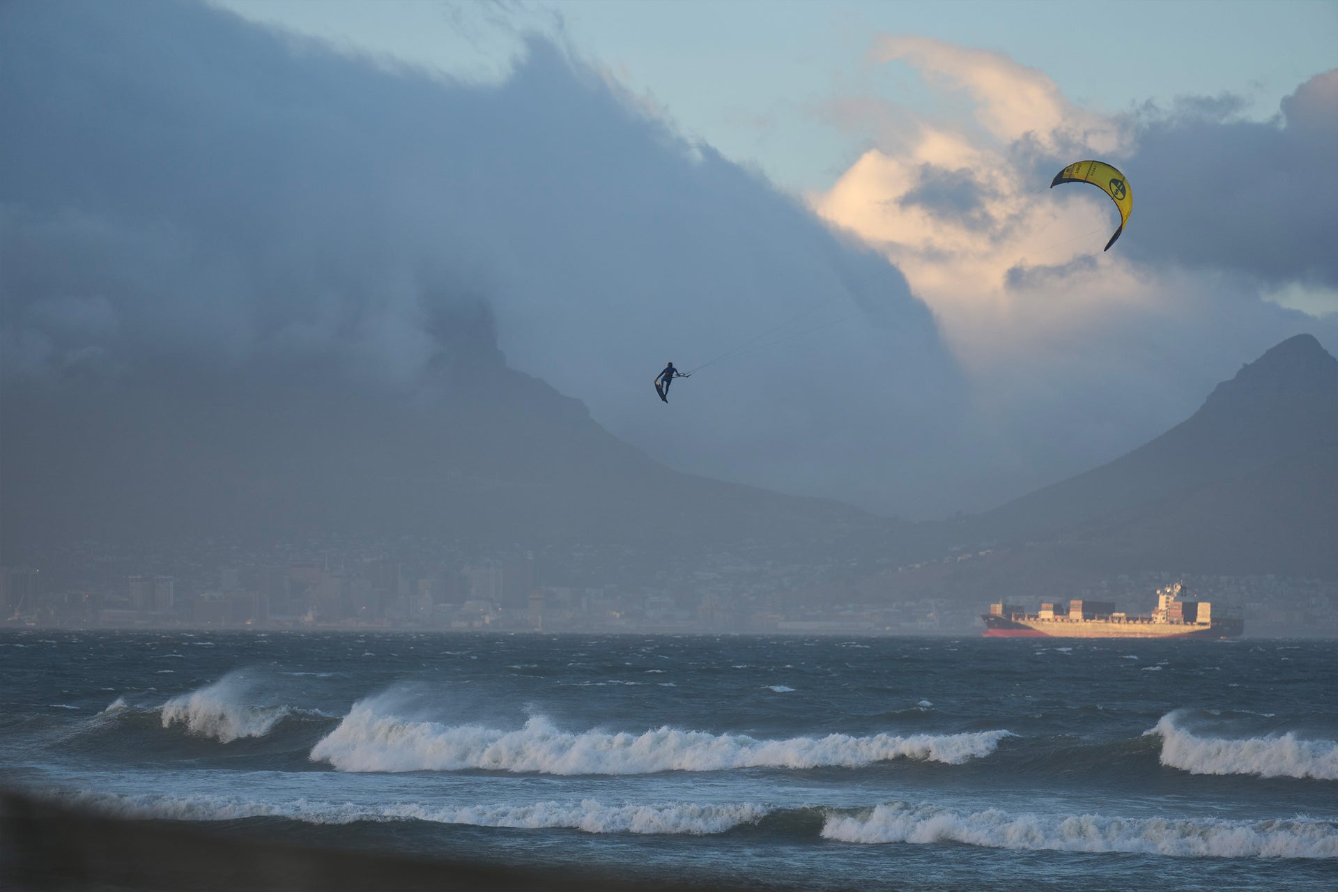 North Orbit Kite Marketing Image 3