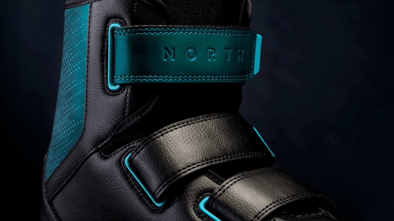 NEW dual-eyelets on all straps for fast velcro entry/exit image