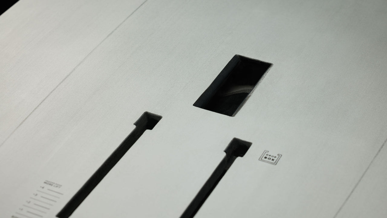 Integrated underside carry handle image