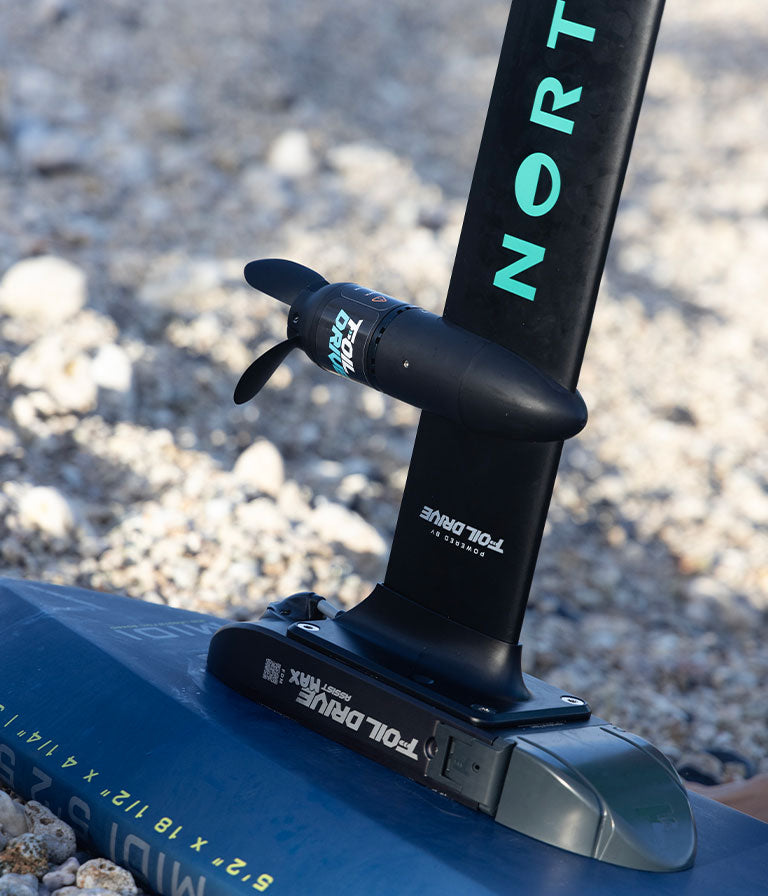 Integrated Foil Drive Mast - Foiling Mag Review