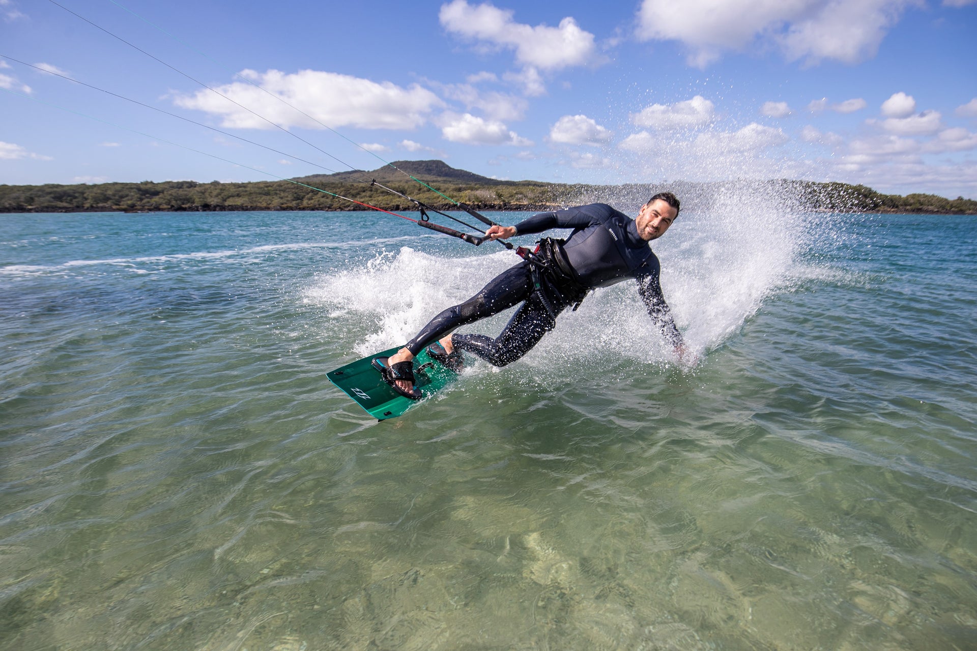 North HandlePass Leash Marketing Image 3