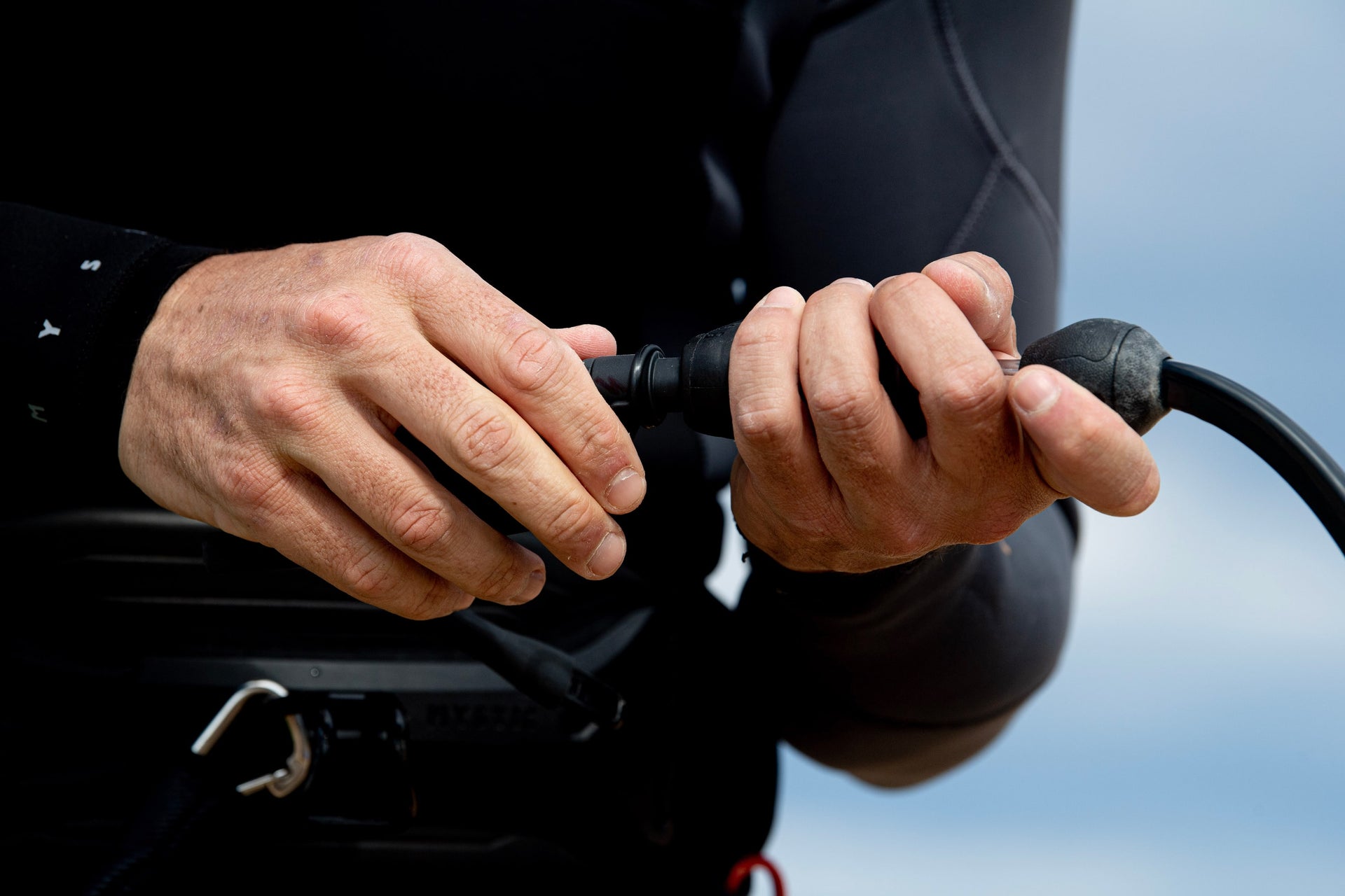 North Standard Freestyle Loop (with finger) Marketing Image 4