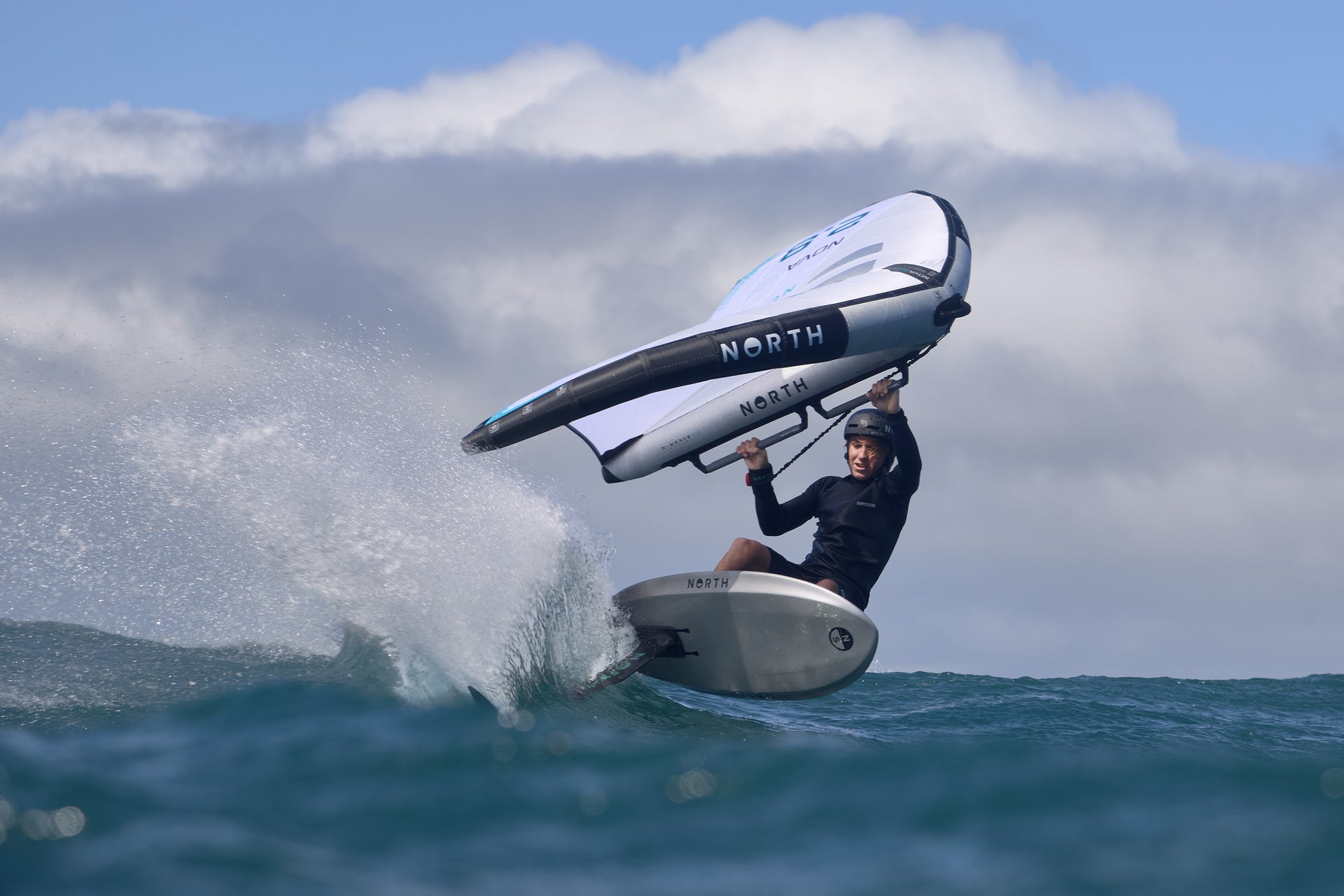 North ShiftLock Carbon Wing Handle Marketing Image 2