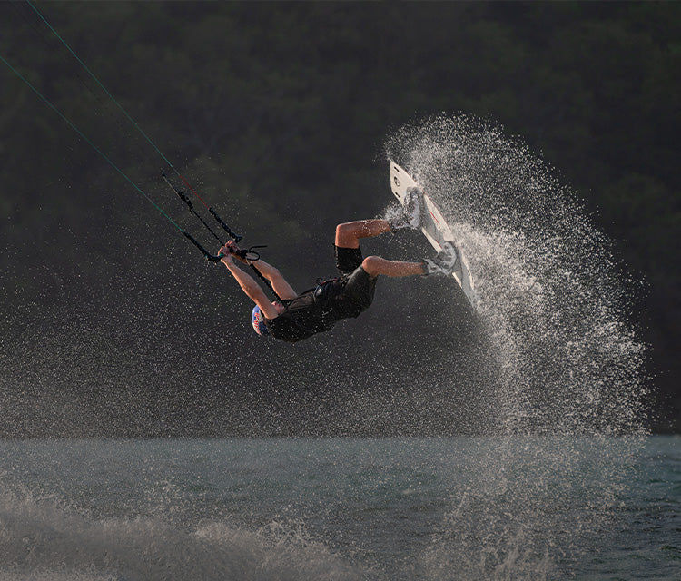 Beginner Kitesurfing Guide | Learn Kitesurfing Step by Step